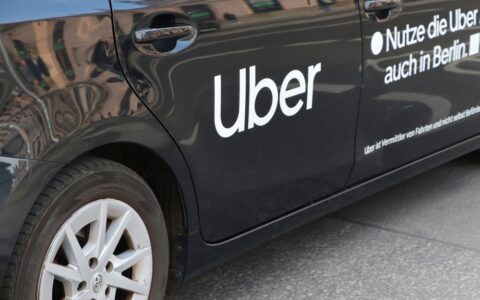 Dibattito su robotaxi a Washington D.C.