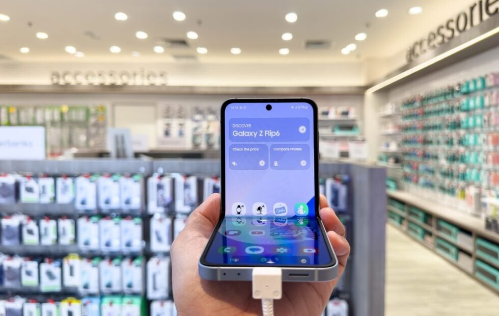 Samsung Galaxy Z Fold 8 Ultra in esposizione