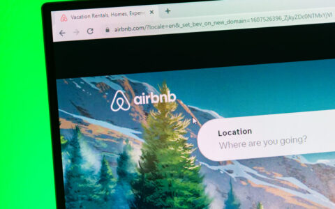 Aggiornamento Airbnb con AI e nuovi servizi