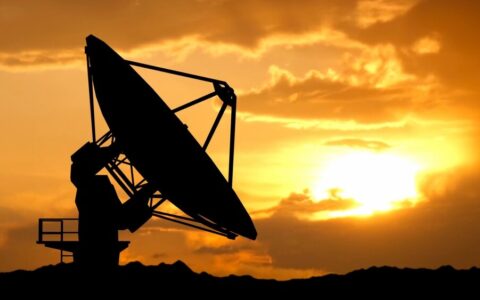 Radar SAR dallo spazio per individuare plastica