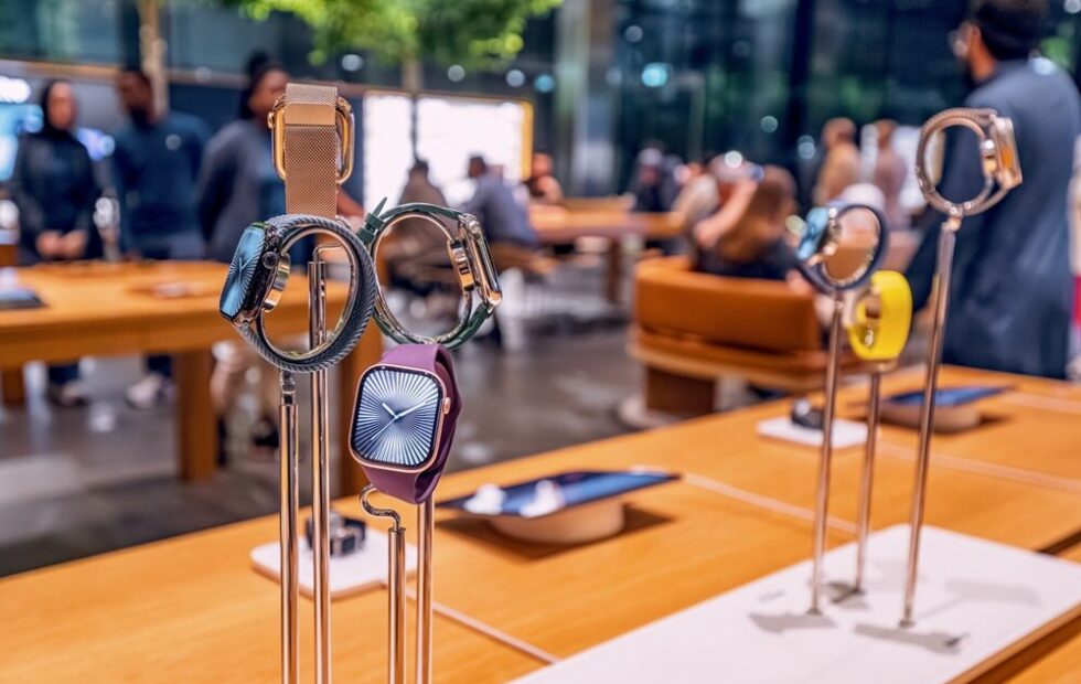 Apple Watch Series 12 in vari materiali