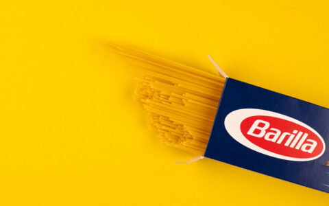 Barilla e Legambiente durante la giornata di volontariato al torrente Parma