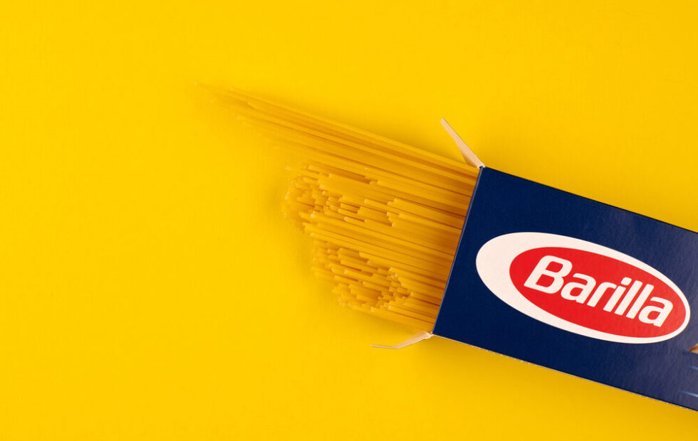 Barilla e Legambiente durante la giornata di volontariato al torrente Parma