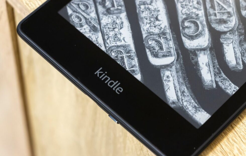 Kindle Paperwhite trasformato in assistente da scrivania